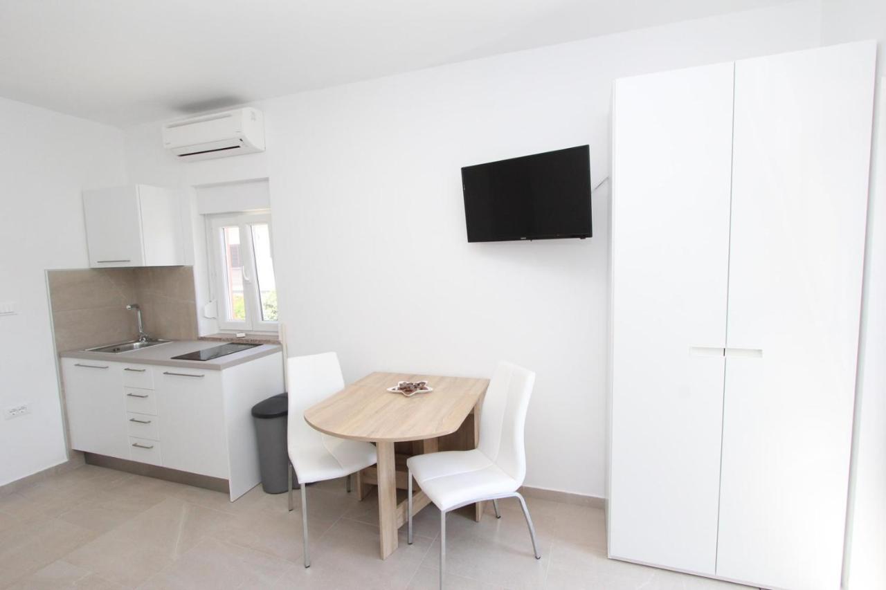 Apartment Mihaela *