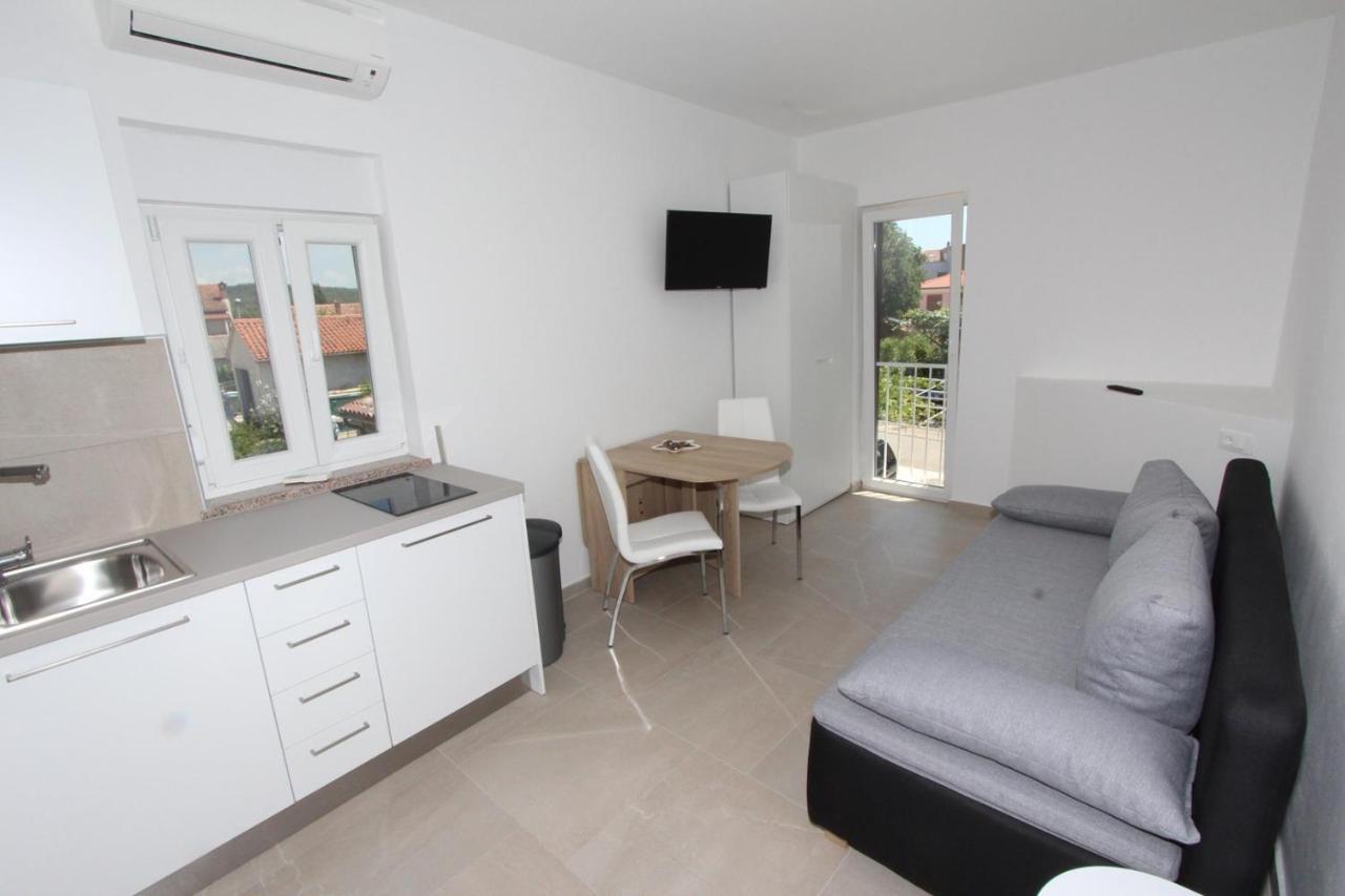 Mihaela Apartment